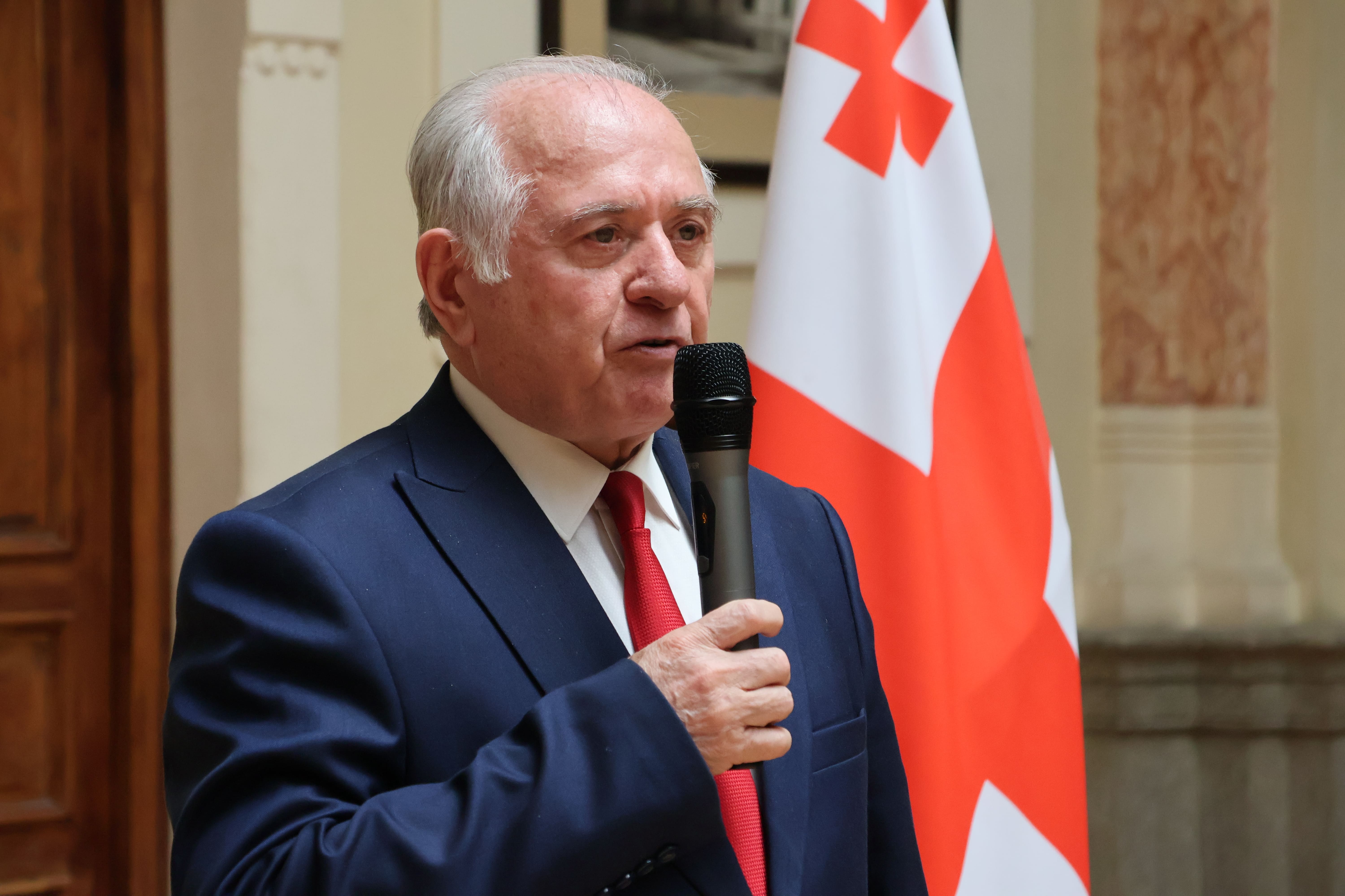აფხაზეთის უმაღლესი საბჭოს სიგელებით აფხაზეთიდან დევნილი წარჩინებული მოსწავლეები და მათი პედაგოგები დაჯილდოვდნენ